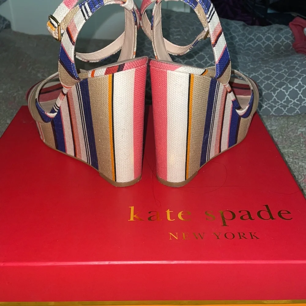 Euc Kate Spade ♠️ Dellie striped wedges size 7 - Picture 6 of 8